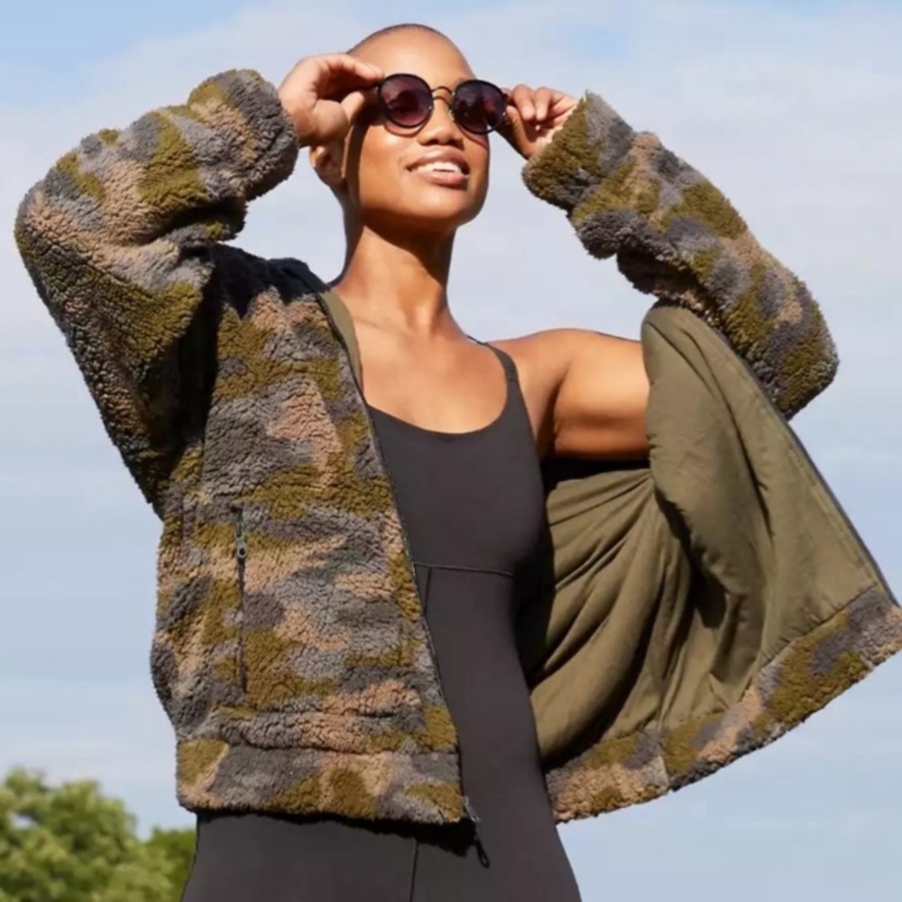 Aerie Offline XS Sherpa Camo Hoodie Zip Up Jacket